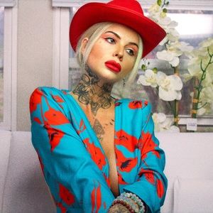 Meet your Posher, Jon and Luna